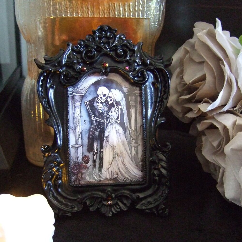 Skeleton couple Bridal Picture in Frame